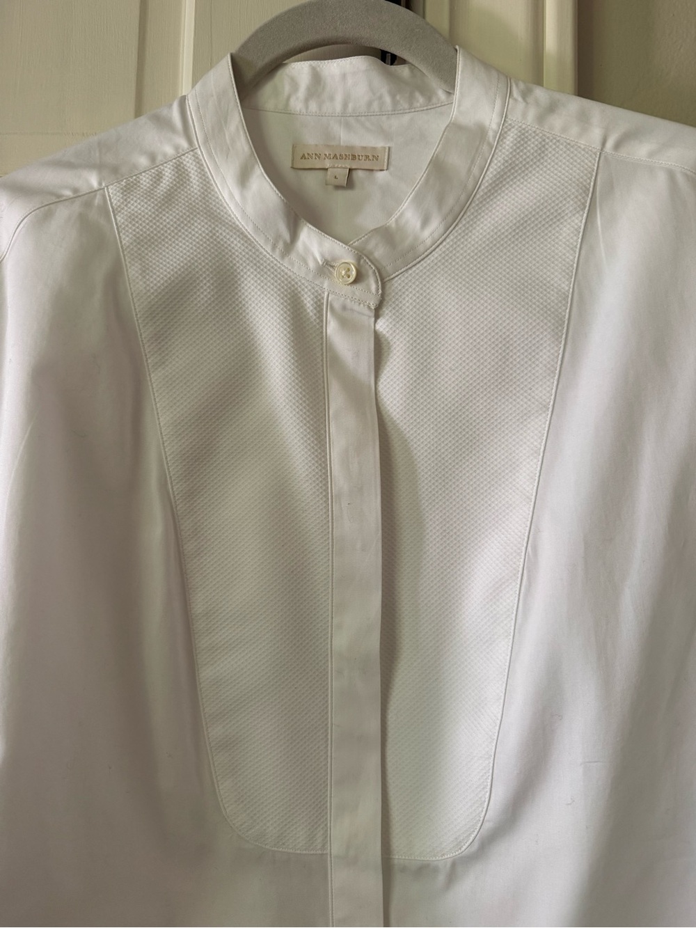 Ann Mashburn Oversized White Mandarin-Collar Shirt - Picture 4 of 10